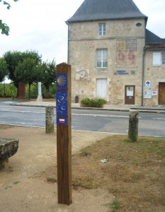 Poteau bois de signalisation - Aménagements Bois pour Collectivités - Jean-Paul Husson